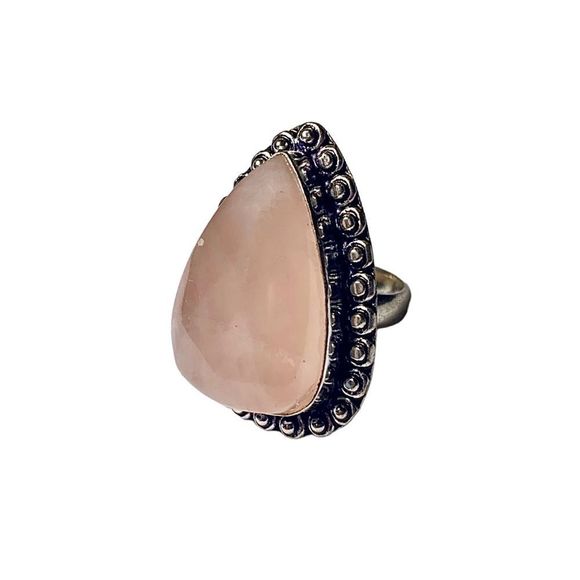 Rose Quartz Gemstone in a Handcrafted 925 Stamped Ring (6.5) - Picture 3 of 9